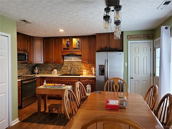 2nd image of 1019 Sunset Dr