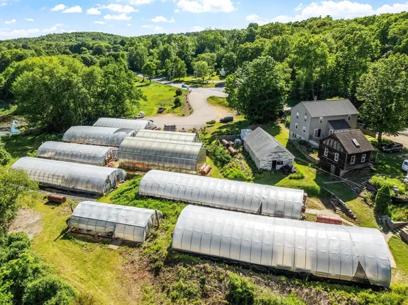 50 N Spencer Rd, Spencer, MA 01562