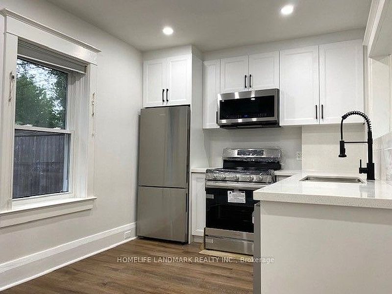Toronto House for rent - 3 Bedrooms — photo 5
