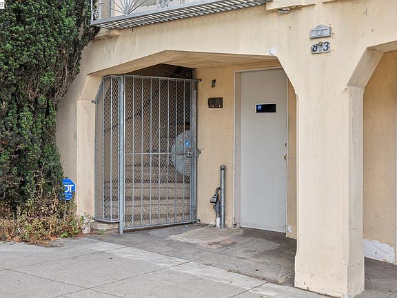 3rd image of 83-85 Stanyan St