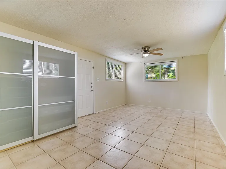 208 Braeswood Rd — Photo 10