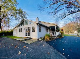 196 Evergreen Dr, Bushkill, PA 18324