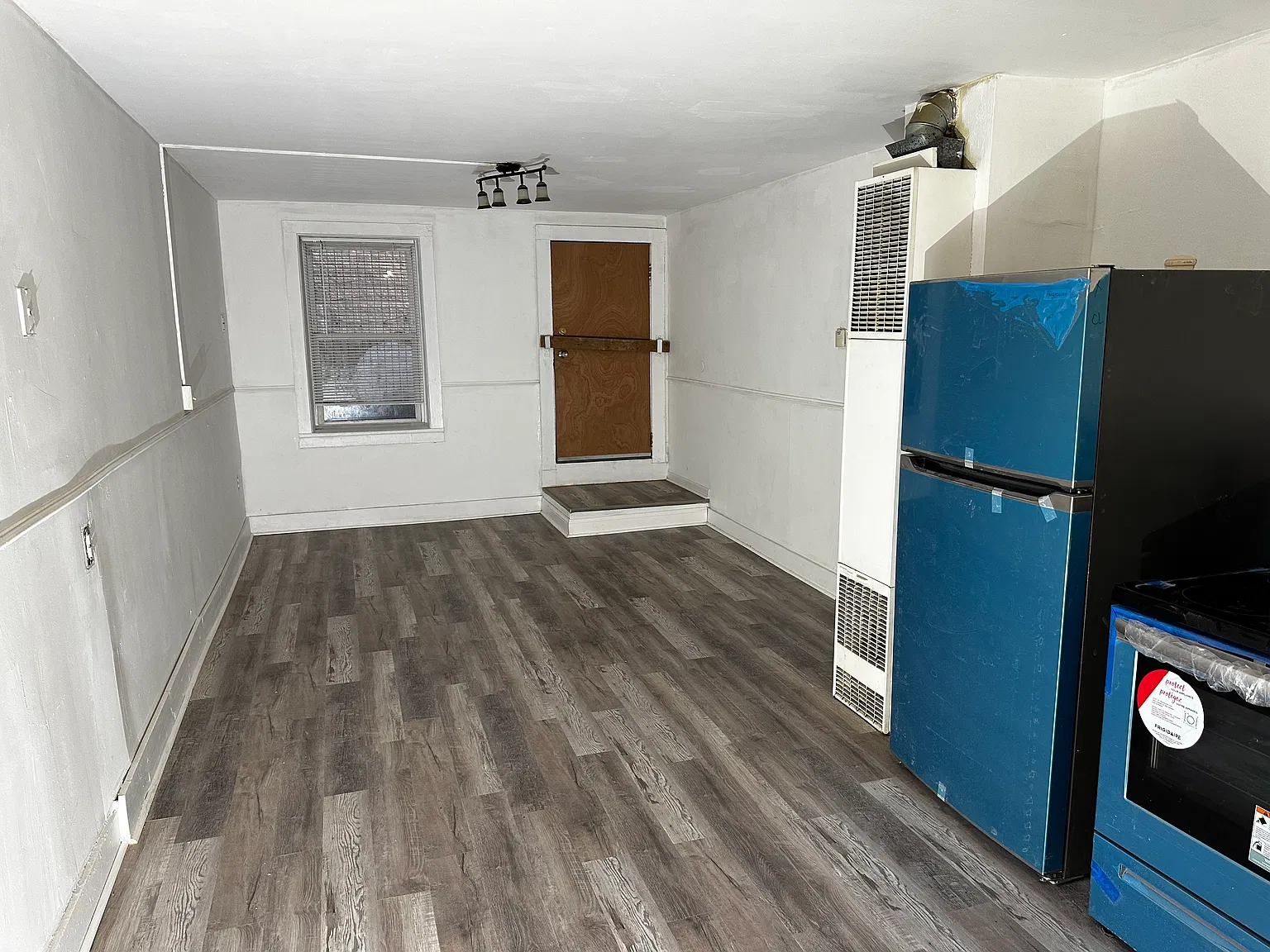 2 bed, 700 sqft, $1,050 — Photo 2