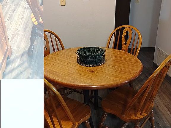 4th image of 380 Paradise Cir