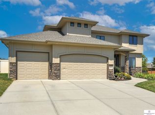 7410 Reed St, Papillion, NE 68046