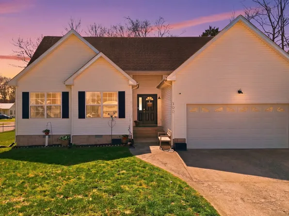 300 Chalet Cir, Clarksville, TN 37040