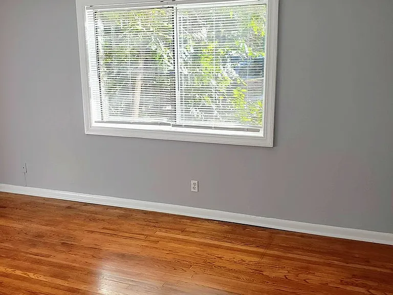 1596 Line Cir — Photo 10