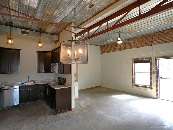 4th image of 621 Joyner Ave #A