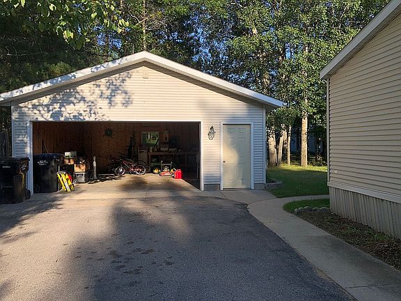 4th image of 1 Pinewood Dr