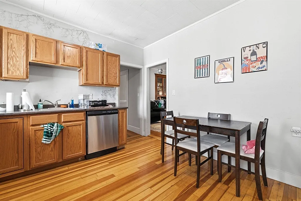 Building Photo - 225 L St #1