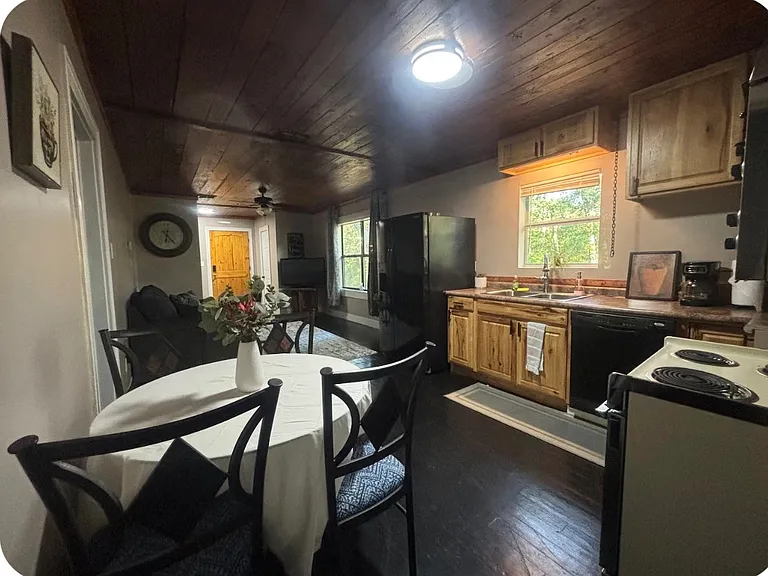 1214 E North St #A — Photo 4