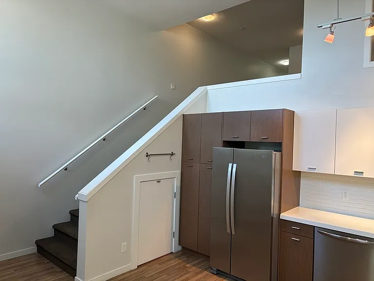 1550 Dickson Ave #6 — Photo 12