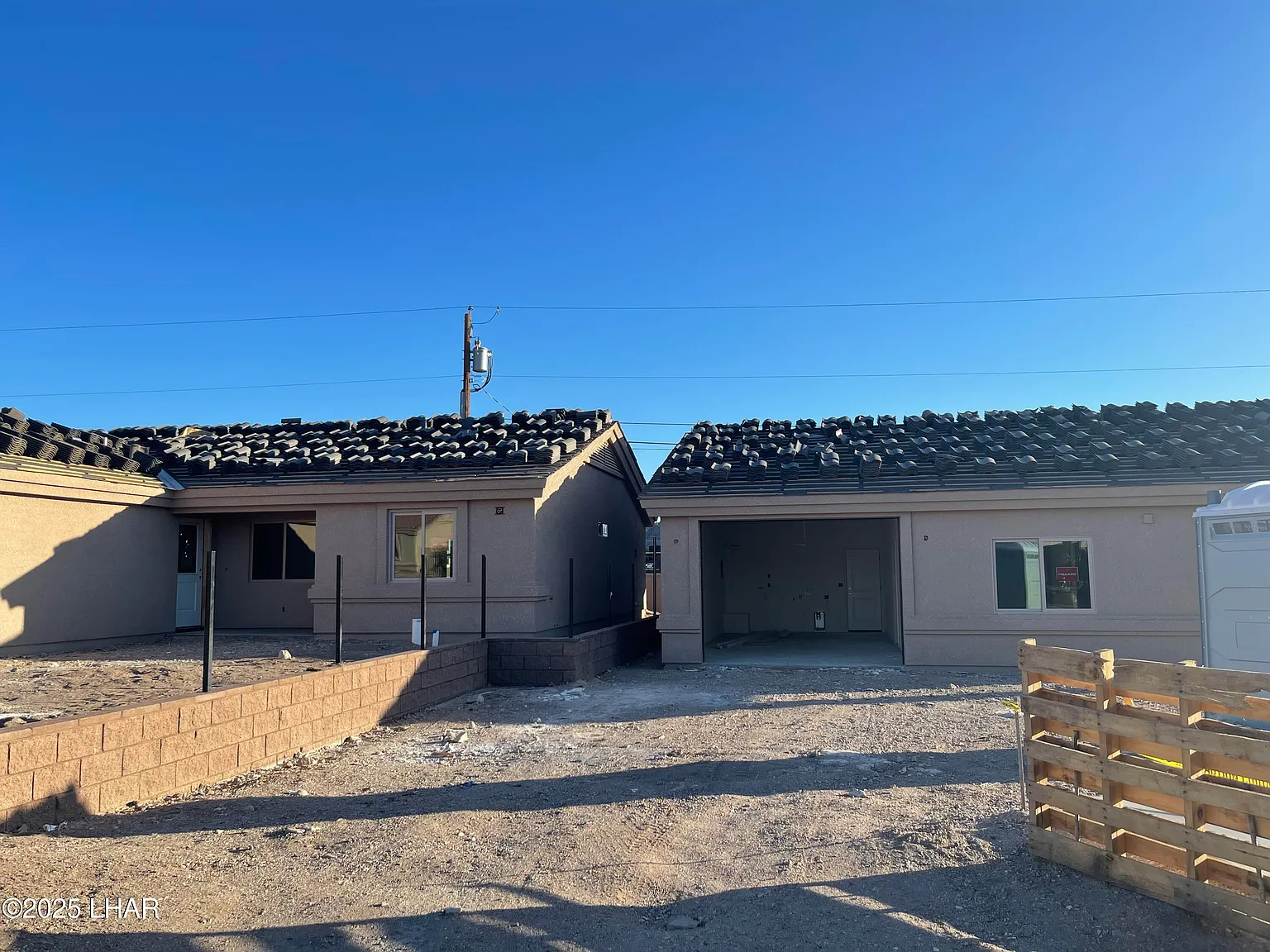2 bed, 2.0 bath, 800 sqft, $1,600 — Photo 2