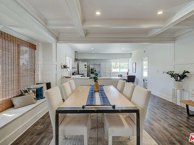3871 S Hobart Blvd — Photo 9