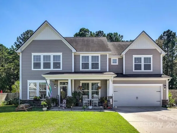 411 Stonefield Cir, Moncks Corner, SC 29461