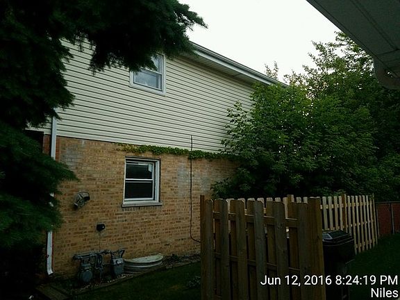 3rd image of 9240 N Courtland Dr