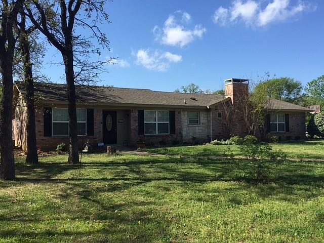 1st image of 220 Shadowoak Dr