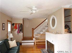 3rd image of 225 Mosley Dr