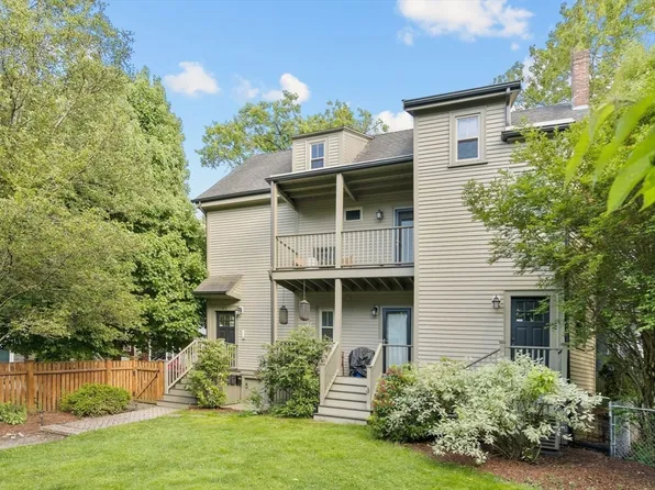 2 Ballard Way #3, Jamaica Plain, MA 02130