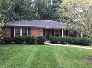 616 Rothbury Ln, Douglass Hills, KY 40243