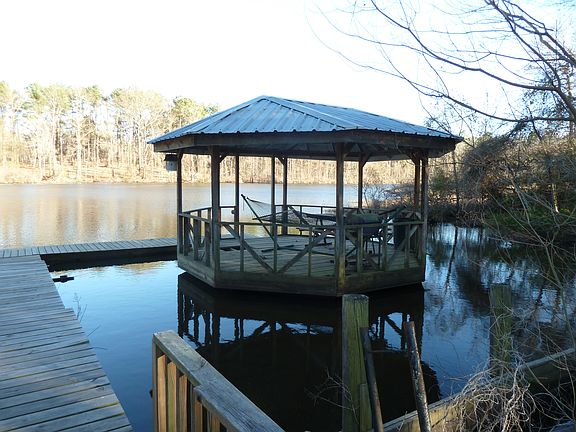 3rd image of 115 Gray Cir
