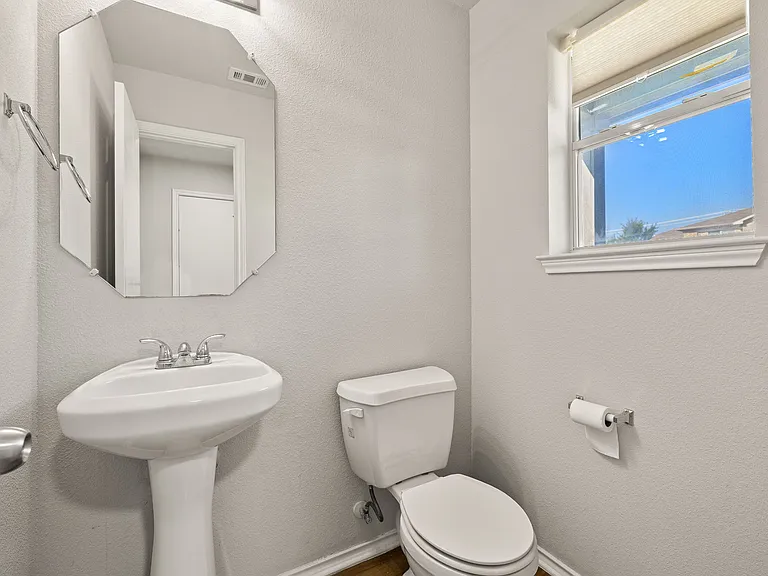 335 Avalanche Ave — Photo 9