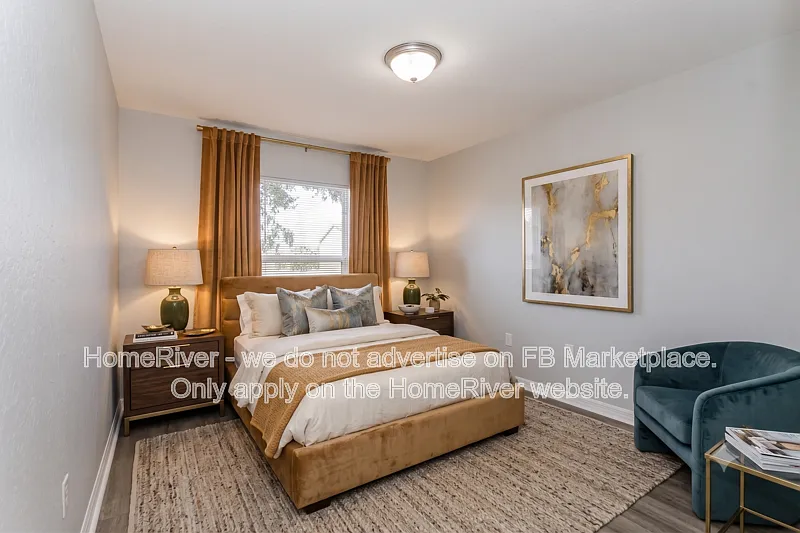 3 bed, 2.0 bath, 1153 sqft, $1,740 — Photo 3