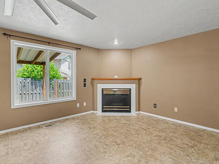 1075 Mildred Ln SE — Photo 15