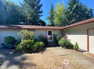 24436 10th Ave S, Des Moines, WA 98198