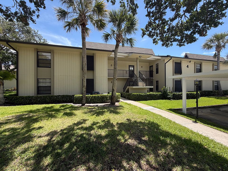 FIRST FLOOR, END UNIT