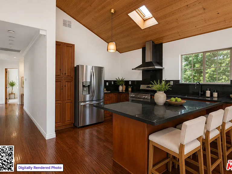 1652 Talmadge St — Photo 7