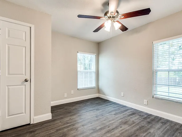 853 Brown Trl — Photo 11