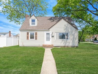 33 Gables Drive, Hicksville, NY, 11801