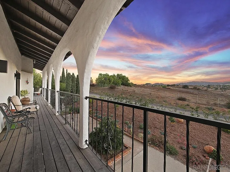 2910 Hill Valley Dr — Photo 6