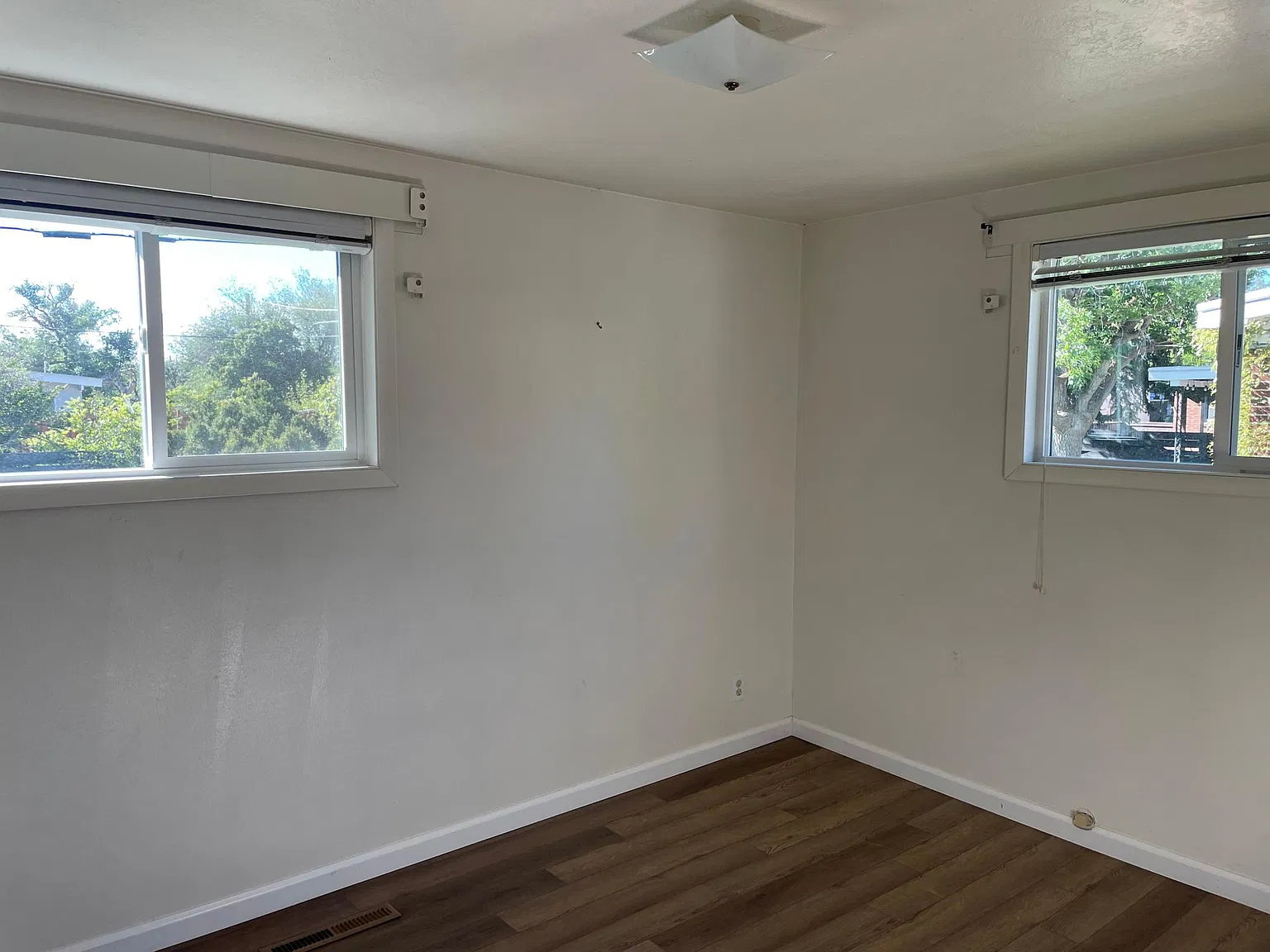 865 N 1400 E — Photo 2