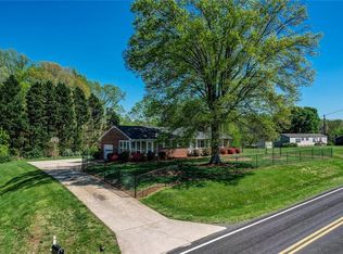 6205 Salem Chapel Rd, Walnut Cove, NC 27052