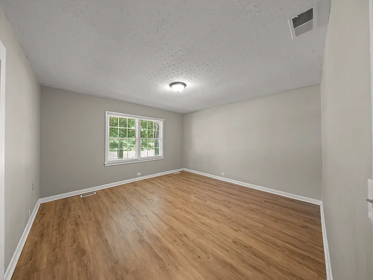 7149 Hotchkiss Valley Rd E — Photo 11