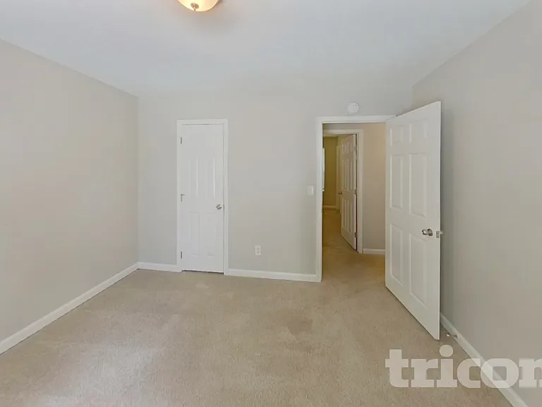 4702 Bullock Ln — Photo 12