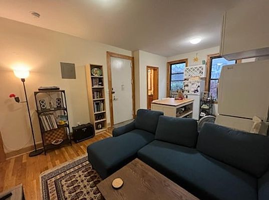 4th image of 315 E Houston St Unit 3