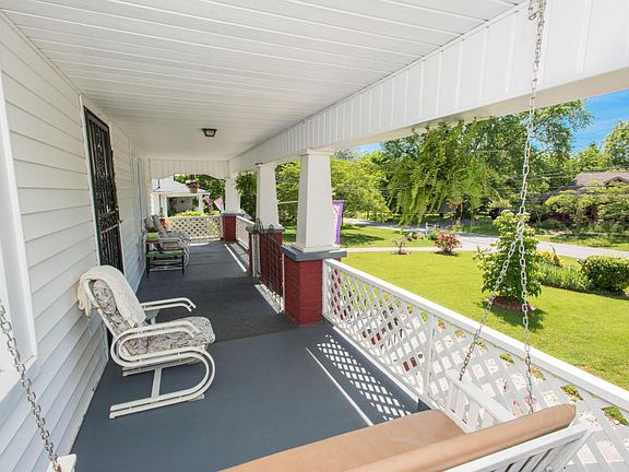 5th image of 2547 Woodrow Dr