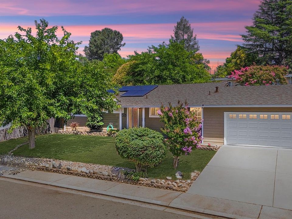 1st image of 235 Ginger Dr