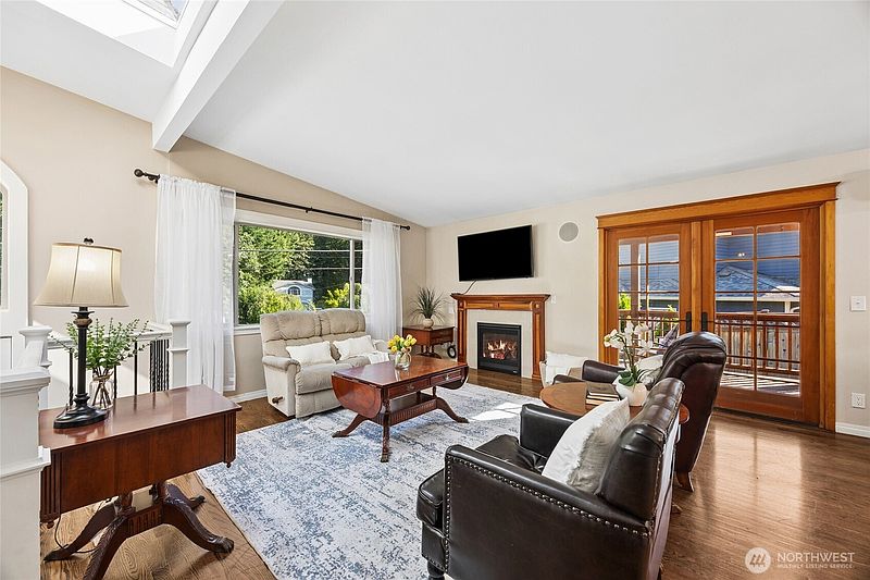 2nd image of 15438 SE 42nd Street