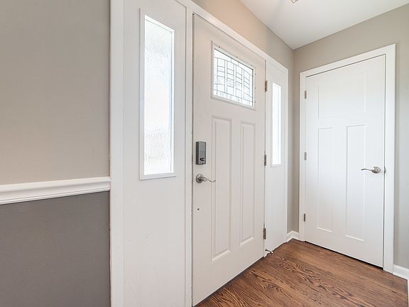 2nd image of 406 Oglesby Ave