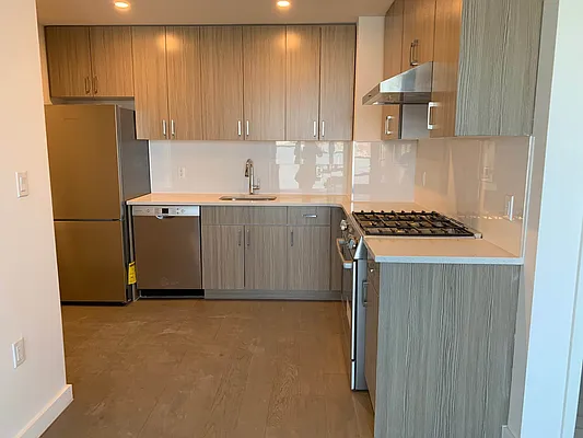 Rented by Apple Realty Group Corp | media 23