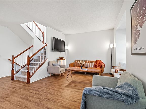 3rd image of 7833 Heaton Way