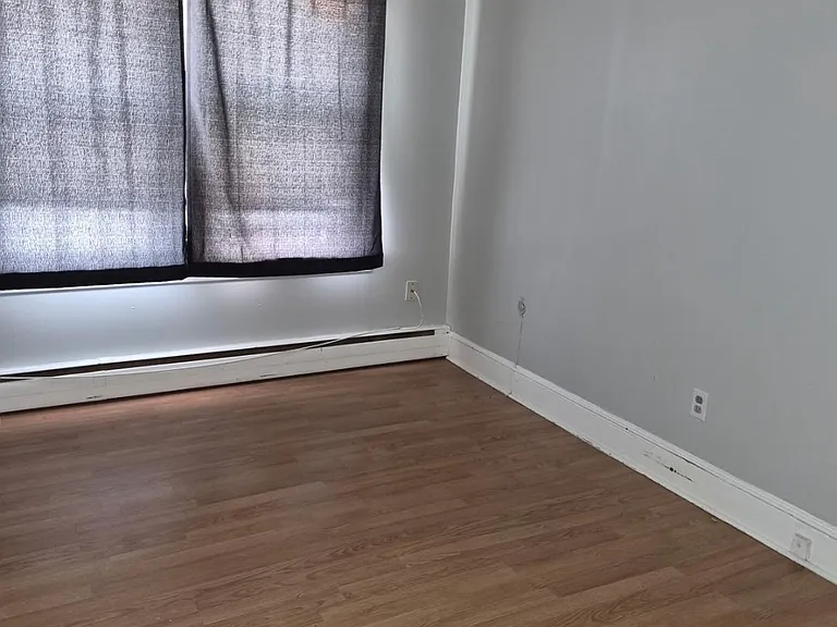 165 Greenwood St #1R — Photo 8