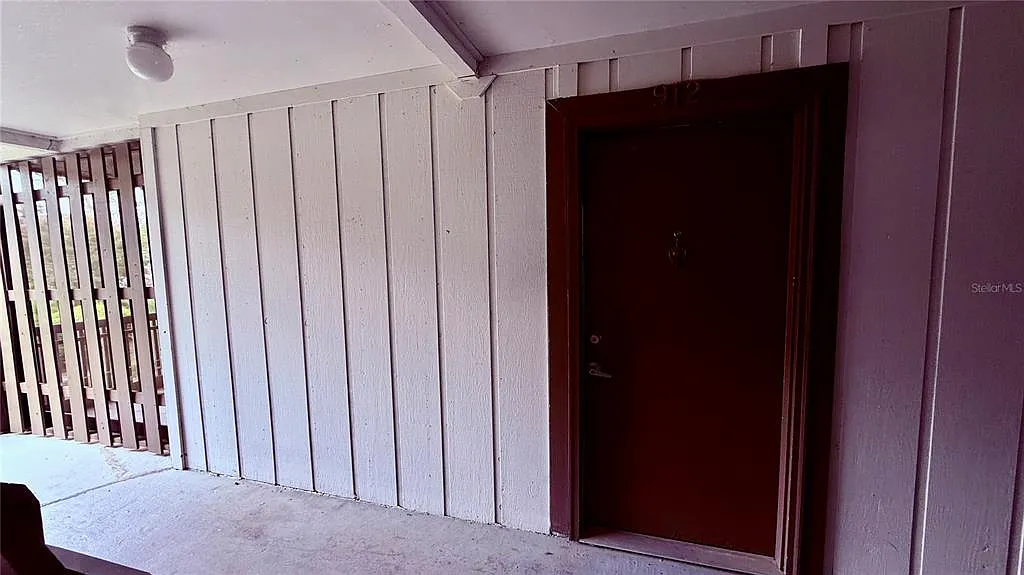 3 bed, 2.0 bath, 1289 sqft, $1,350 — Photo 2