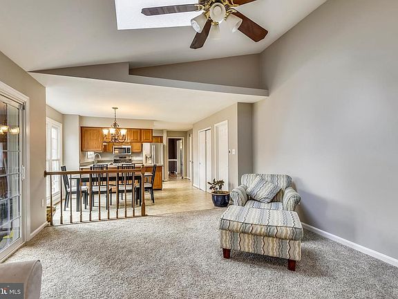 5th image of 10805 Monticello Dr