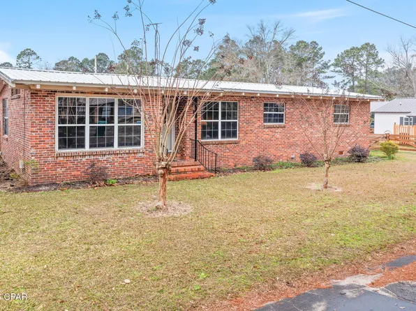 5395 Webb St, Graceville, FL 32440