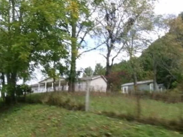 649 Six Farm Rd, Tazewell, VA 24651